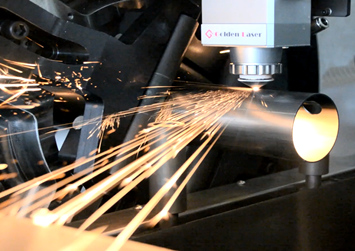 La máquina cortadora de tubos por láser de fibra de Metal es imprescindible para el corte de barandillas